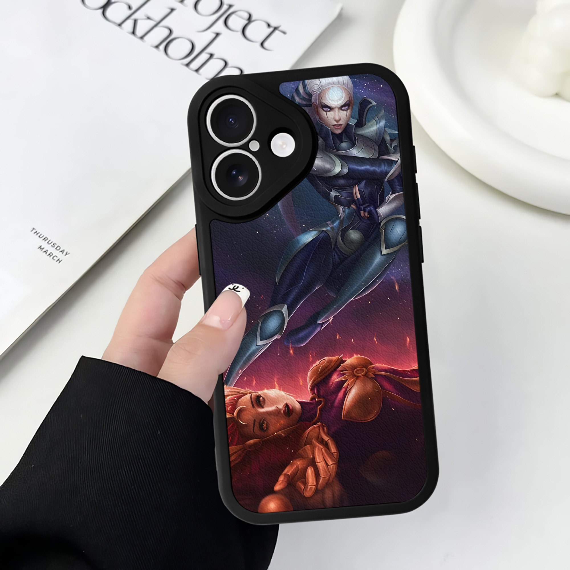リーグ・オブ・レジェンド League of Legends LOL 【iPhone 16シリーズ対応】シリコンスマホケース（レザー調） 材質：シリコン